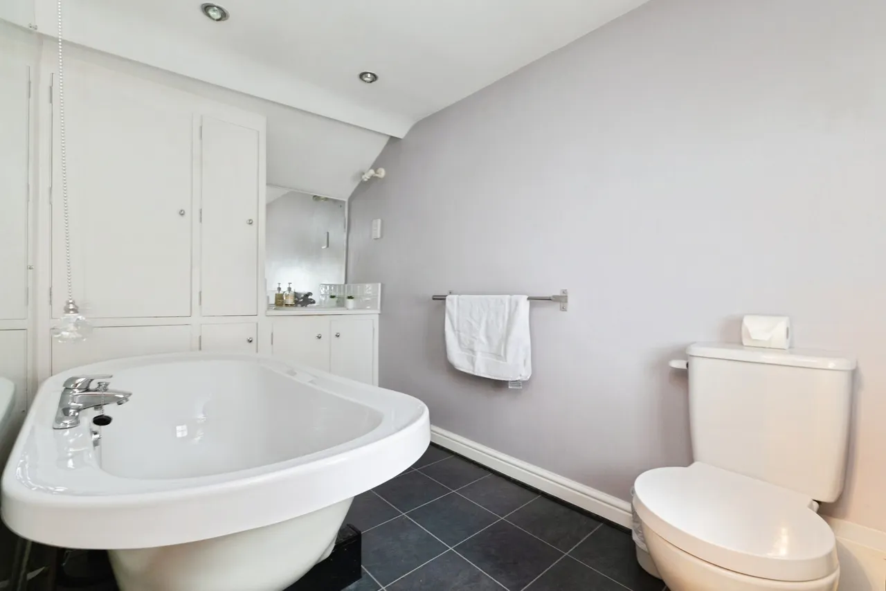 High Street, YARM, TS15, photo 16