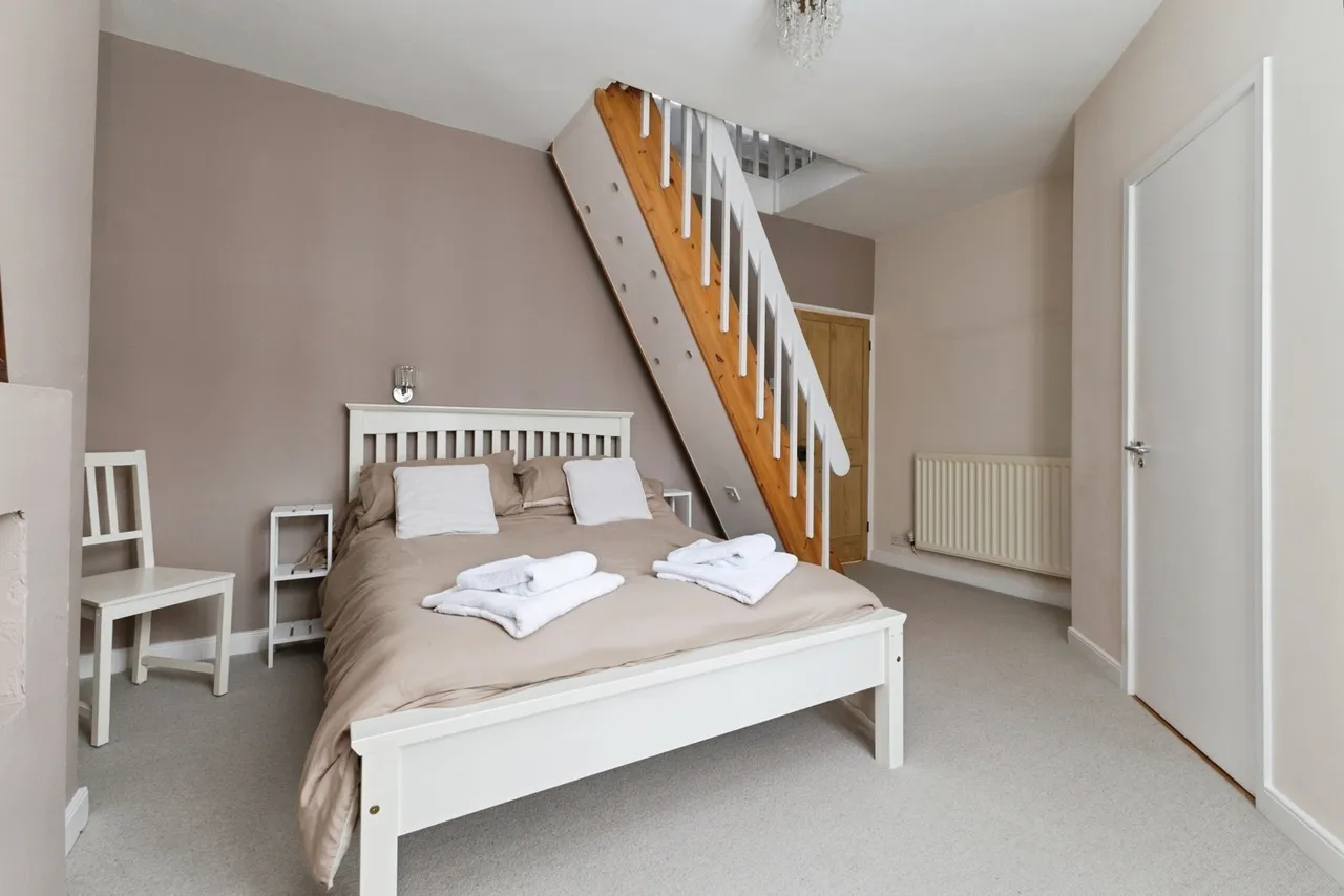 High Street, YARM, TS15, photo 4