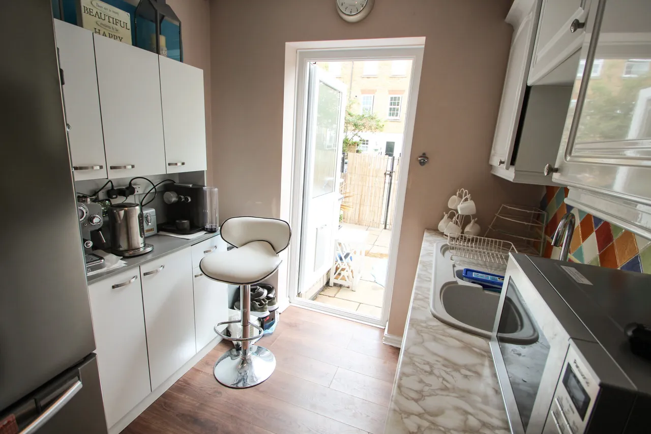 Frobisher Way, Greenhithe, photo 6