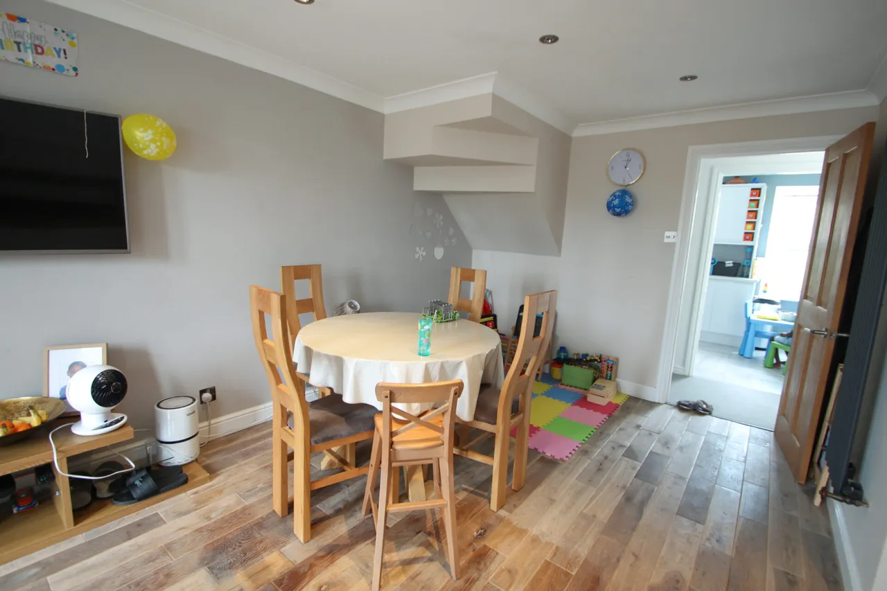 Frobisher Way, Greenhithe, photo 4