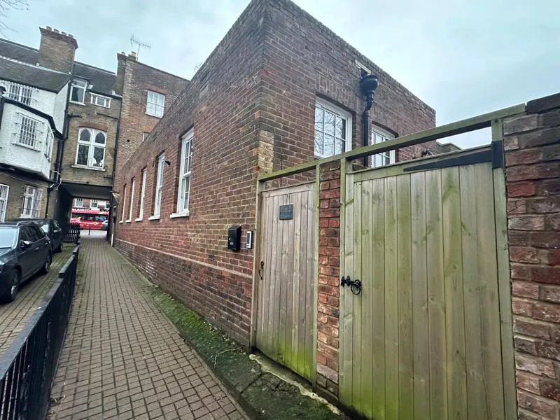 High Street, High Wycombe HP11 2AG, photo 10