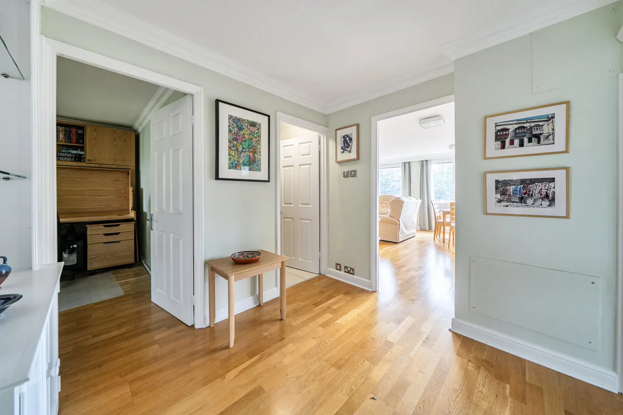 Spacious three-bedroom apartment with private terrace and double garage, TW8, photo 7