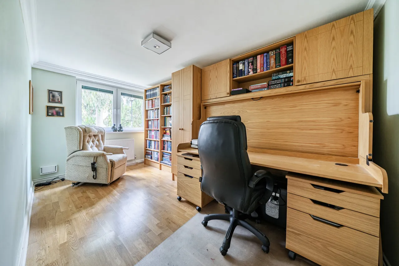 Spacious three-bedroom apartment with private terrace and double garage, TW8, photo 8