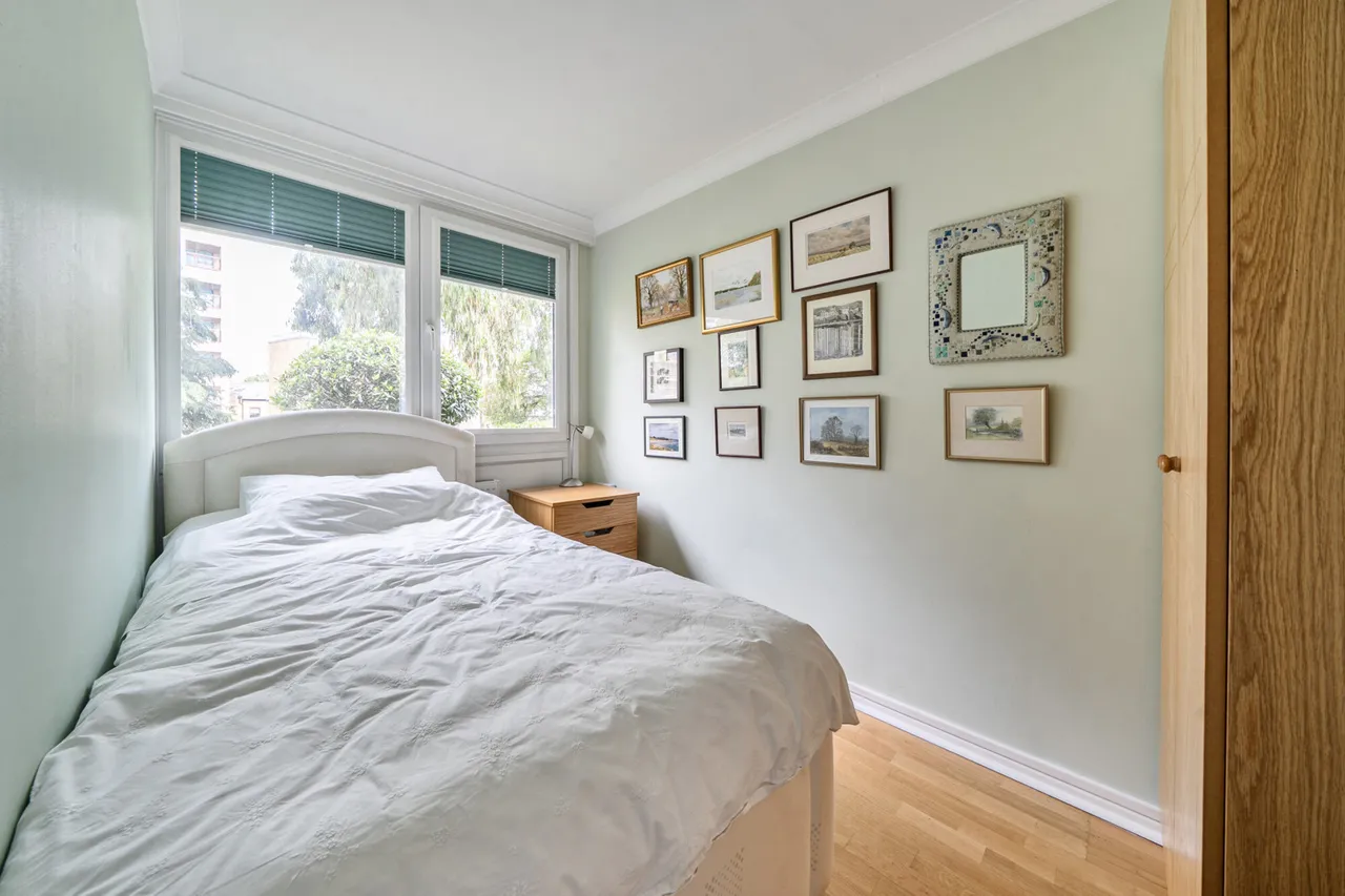 Spacious three-bedroom apartment with private terrace and double garage, TW8, photo 9