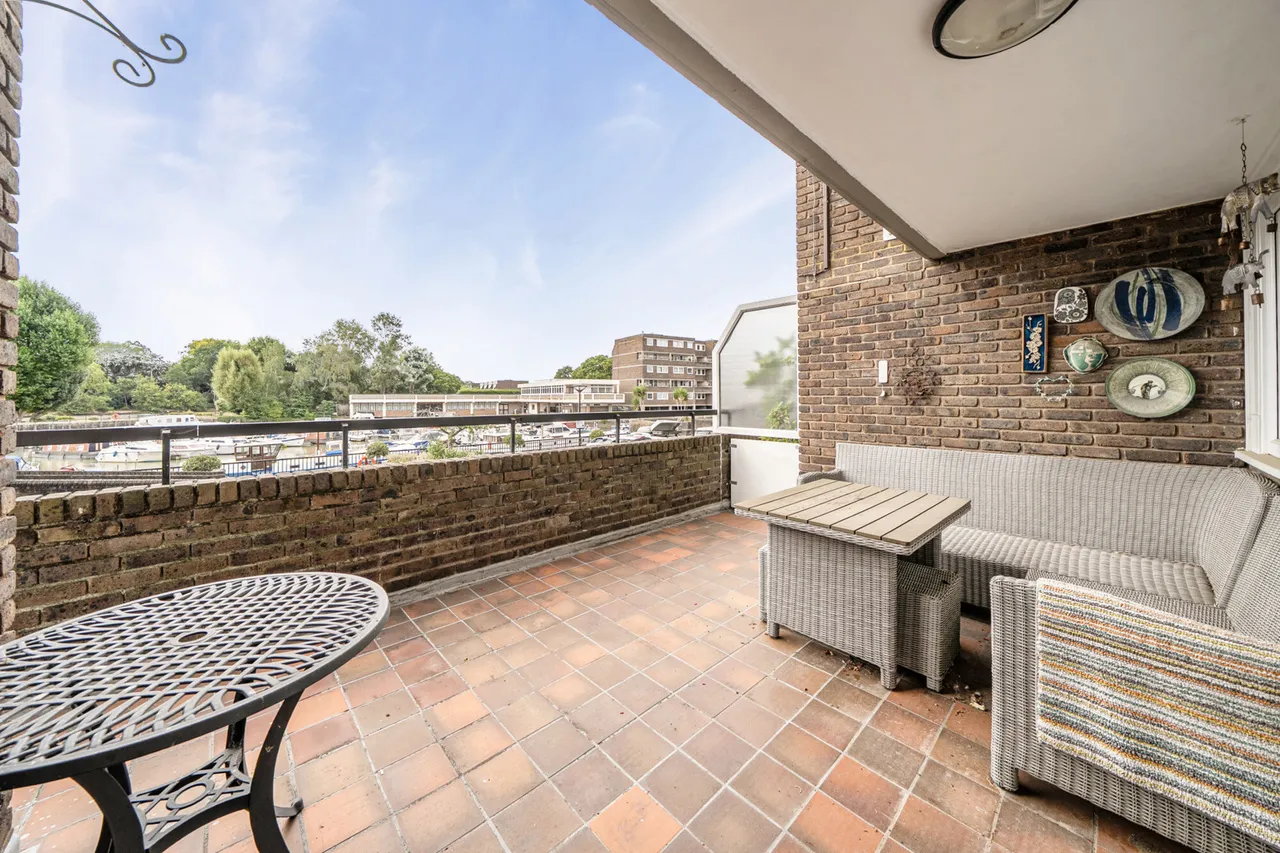 Spacious three-bedroom apartment with private terrace and double garage, TW8, photo 12