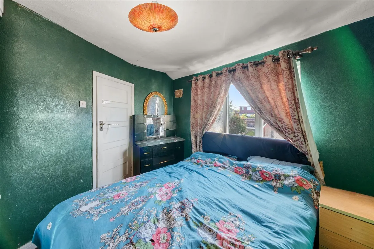 Raleigh Avenue, Hayes, photo 7