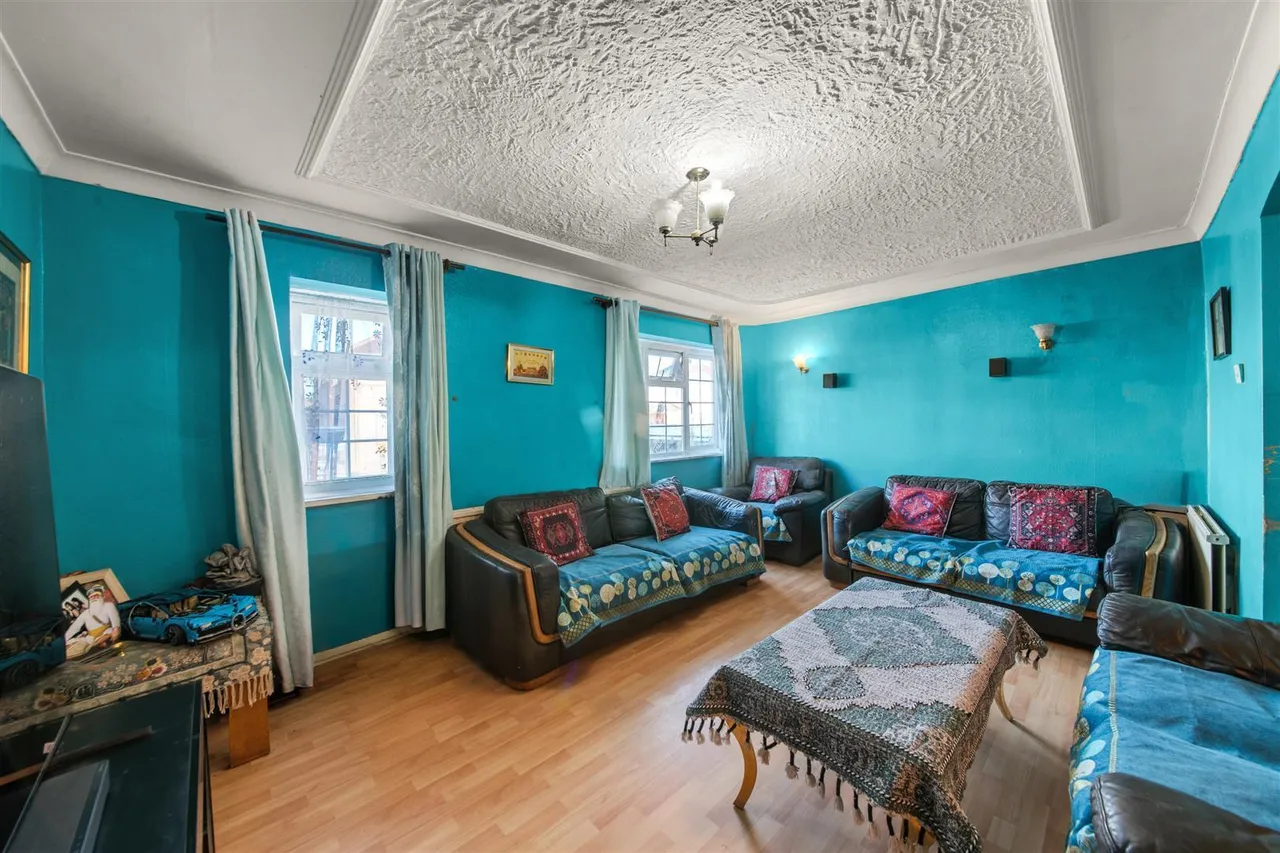 Raleigh Avenue, Hayes, photo 9
