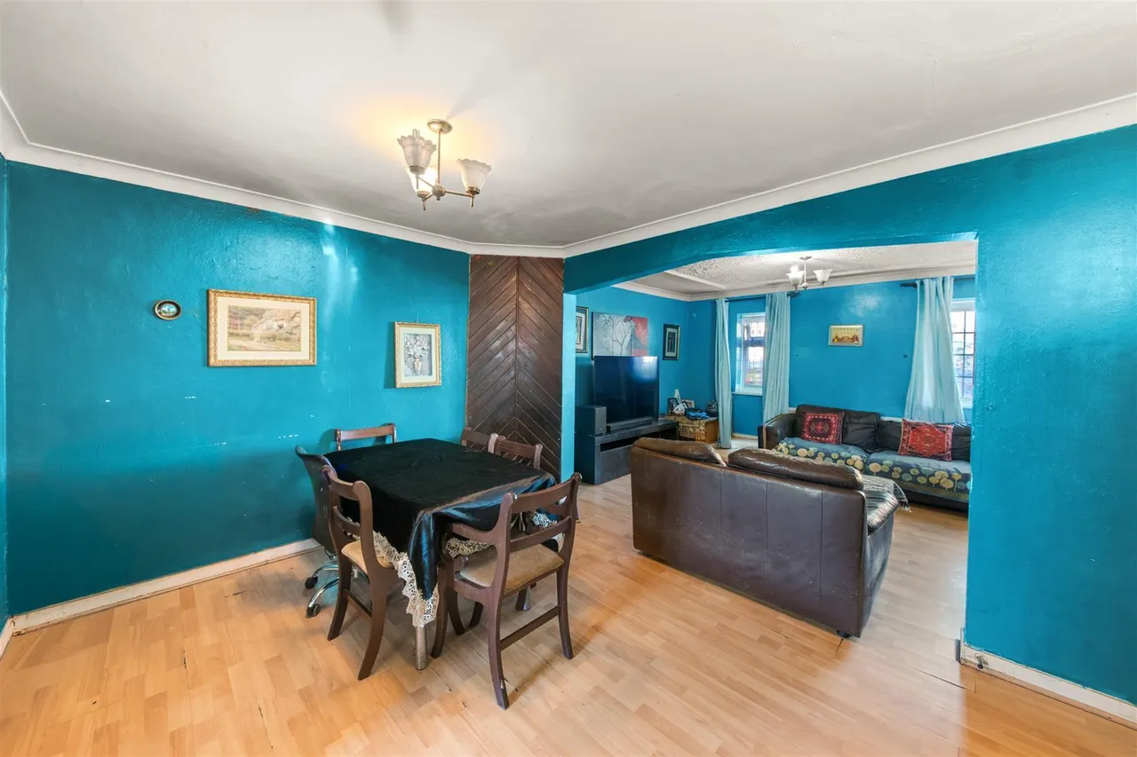 Raleigh Avenue, Hayes, photo 2