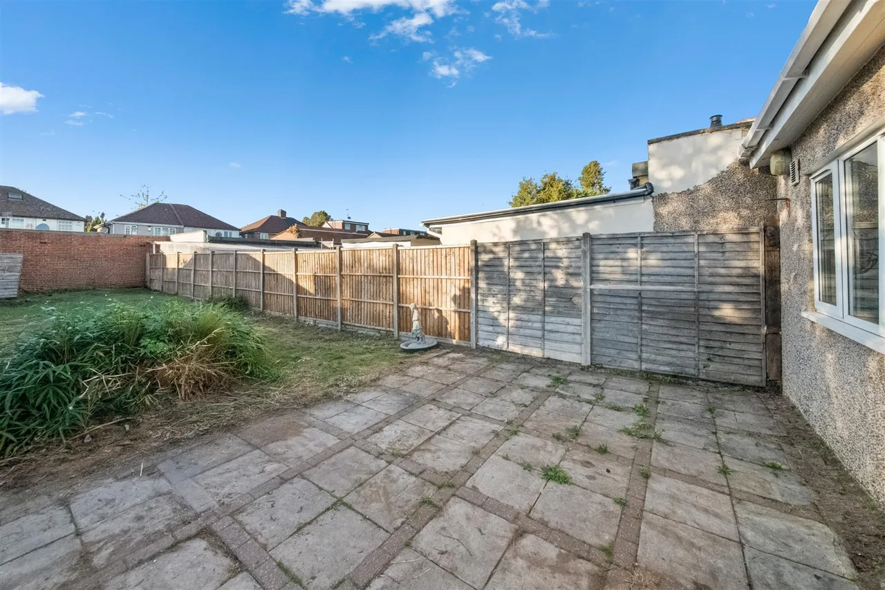 Raleigh Avenue, Hayes, photo 12