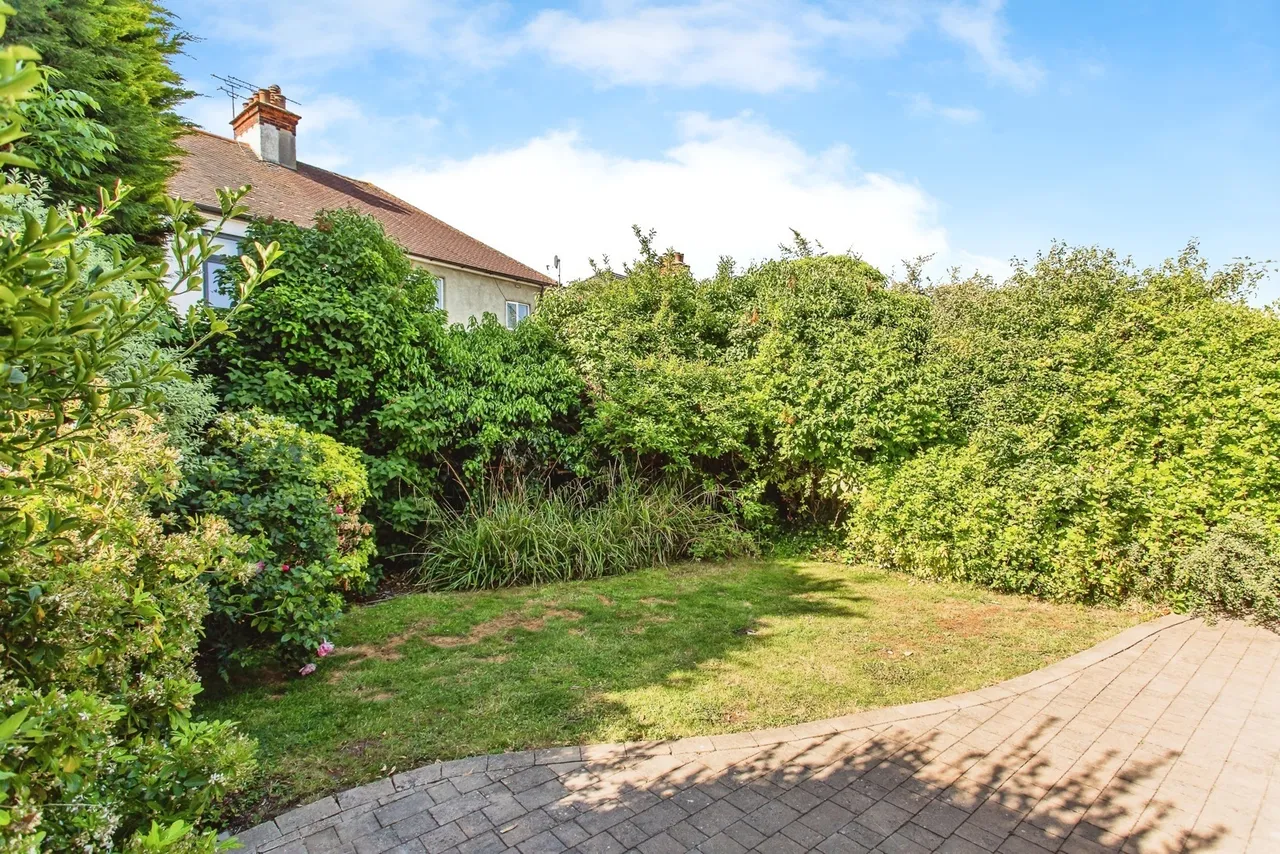 Acacia Drive, Thorpe Bay, Essex, SS1, photo 17