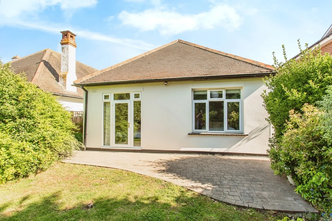 Acacia Drive, Thorpe Bay, Essex, SS1, photo 16