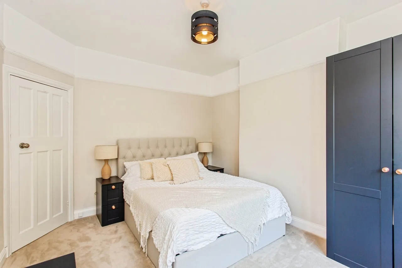 Acacia Drive, Thorpe Bay, Essex, SS1, photo 12