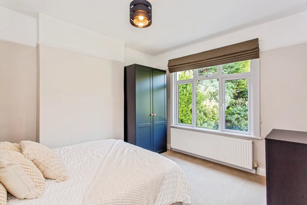 Acacia Drive, Thorpe Bay, Essex, SS1, photo 11