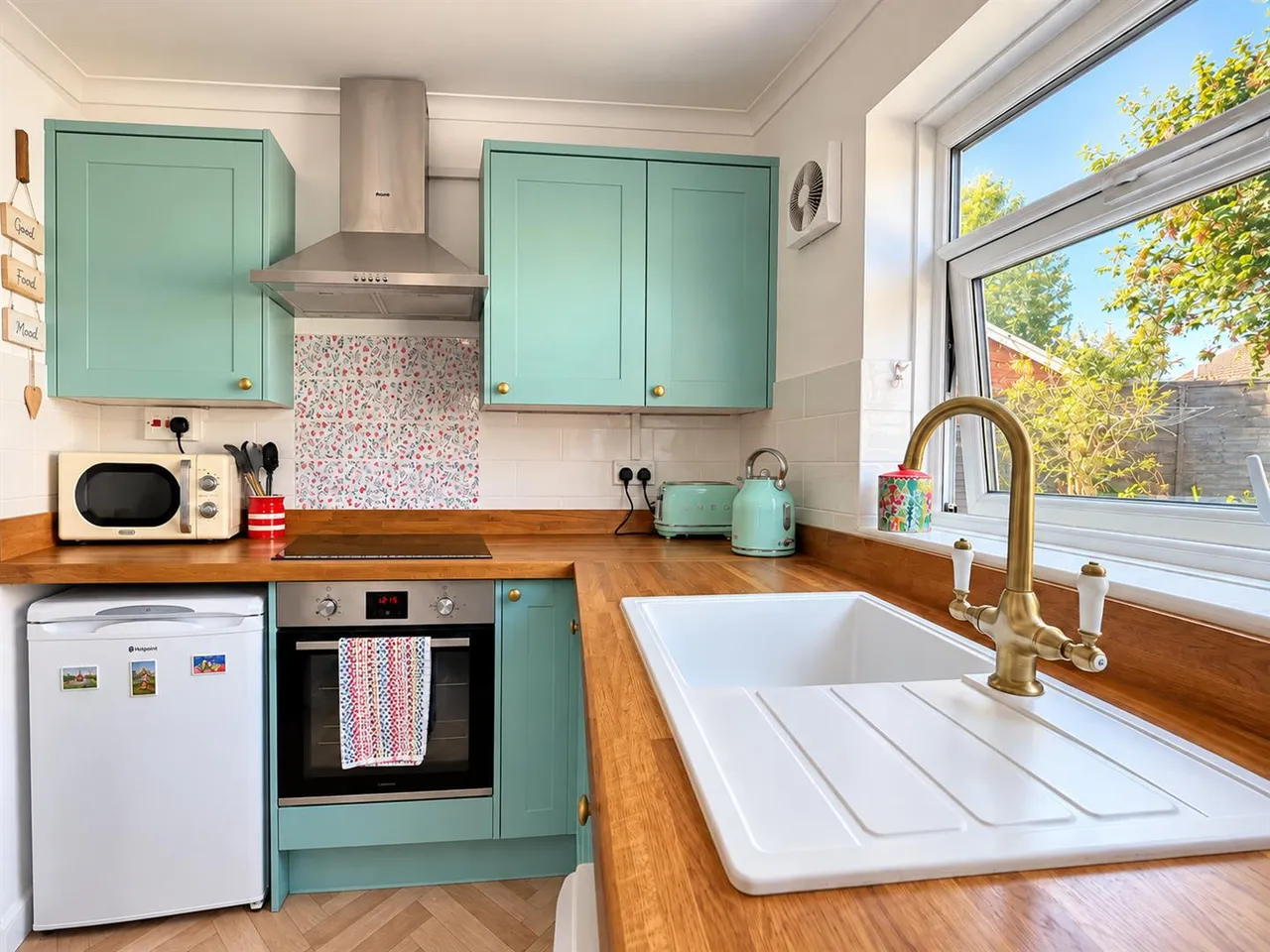 Rowan Avenue, Eastbourne, East Sussex, BN22 0RY, photo 8