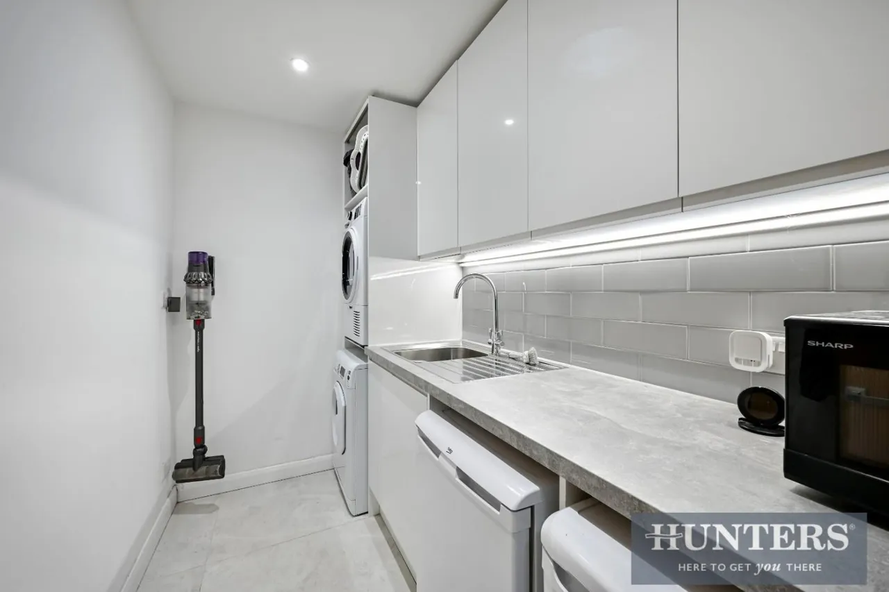 Grafton Road, KT4, photo 15