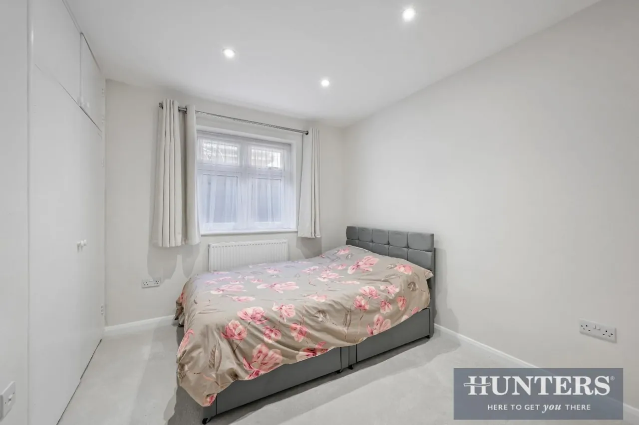 Grafton Road, KT4, photo 13