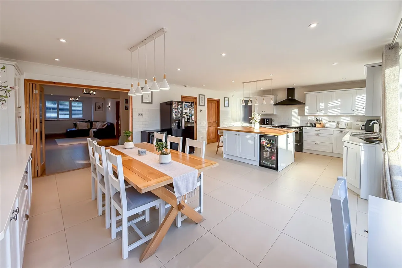 St. Albans Road West, Hatfield, Herts, AL10 9RN, photo 4
