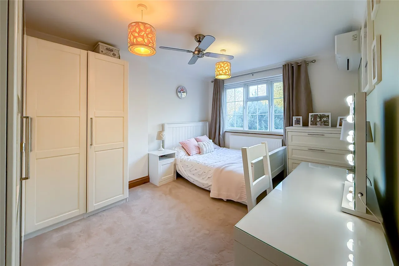 St. Albans Road West, Hatfield, Herts, AL10 9RN, photo 8