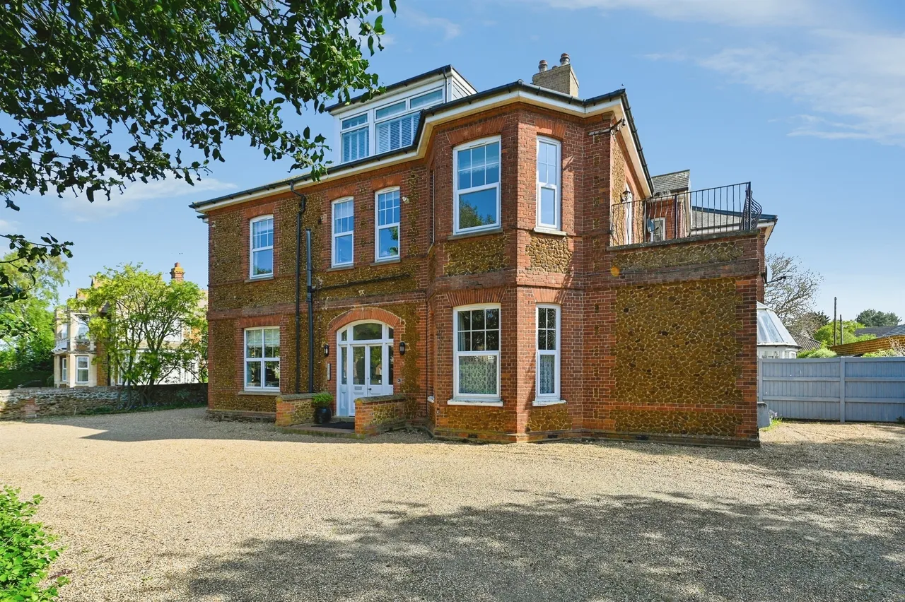 1 bed flat for sale — Sandringham Road, Hunstanton