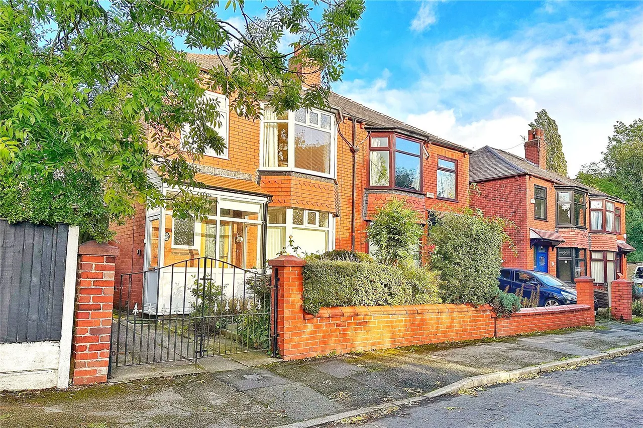 4 bed house for sale, Lyndhurst Avenue, Ashton-under-Lyne, OL6