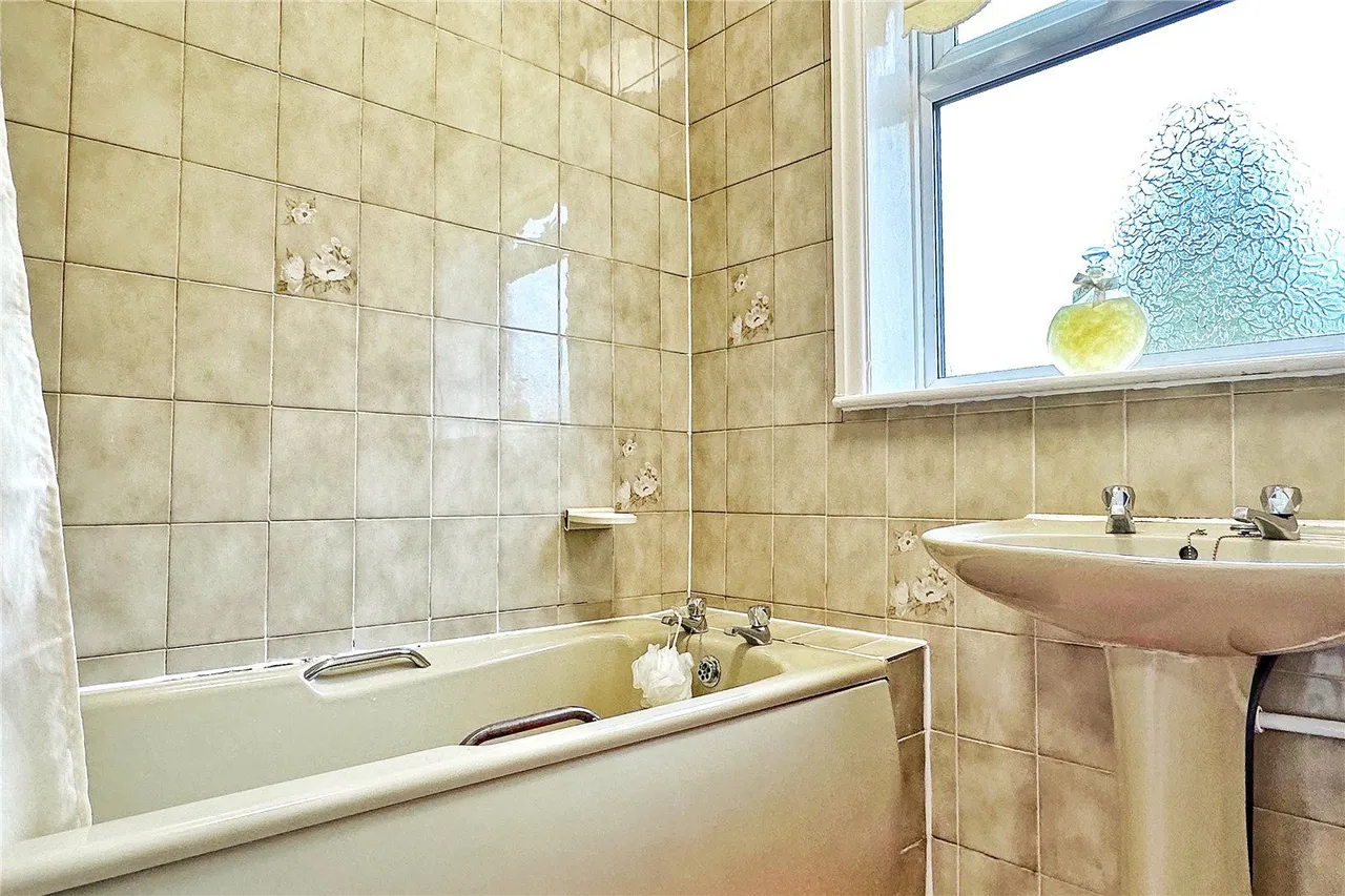 Lyndhurst Avenue, Ashton-under-Lyne, OL6, photo 21
