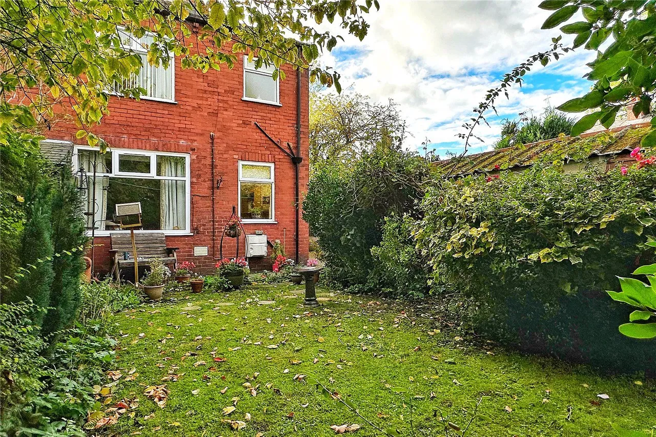 Lyndhurst Avenue, Ashton-under-Lyne, OL6, photo 13