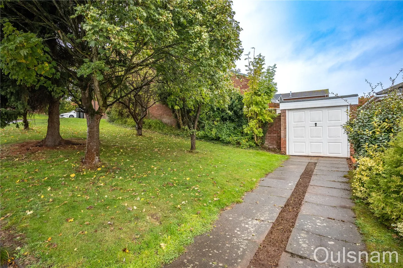 Cardinal Crescent, Bromsgrove, Worcestershire, B61 7PR, photo 2