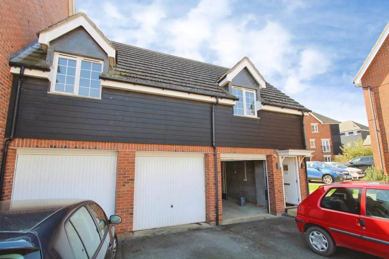 2 bed flat for sale, Guillemot Close, Stowmarket, IP14