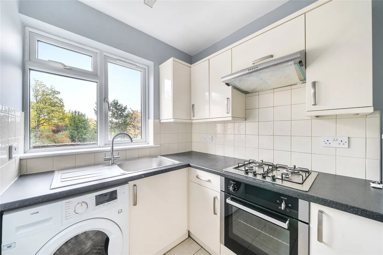 2 bed flat for sale — High Street, Beckenham, BR3
