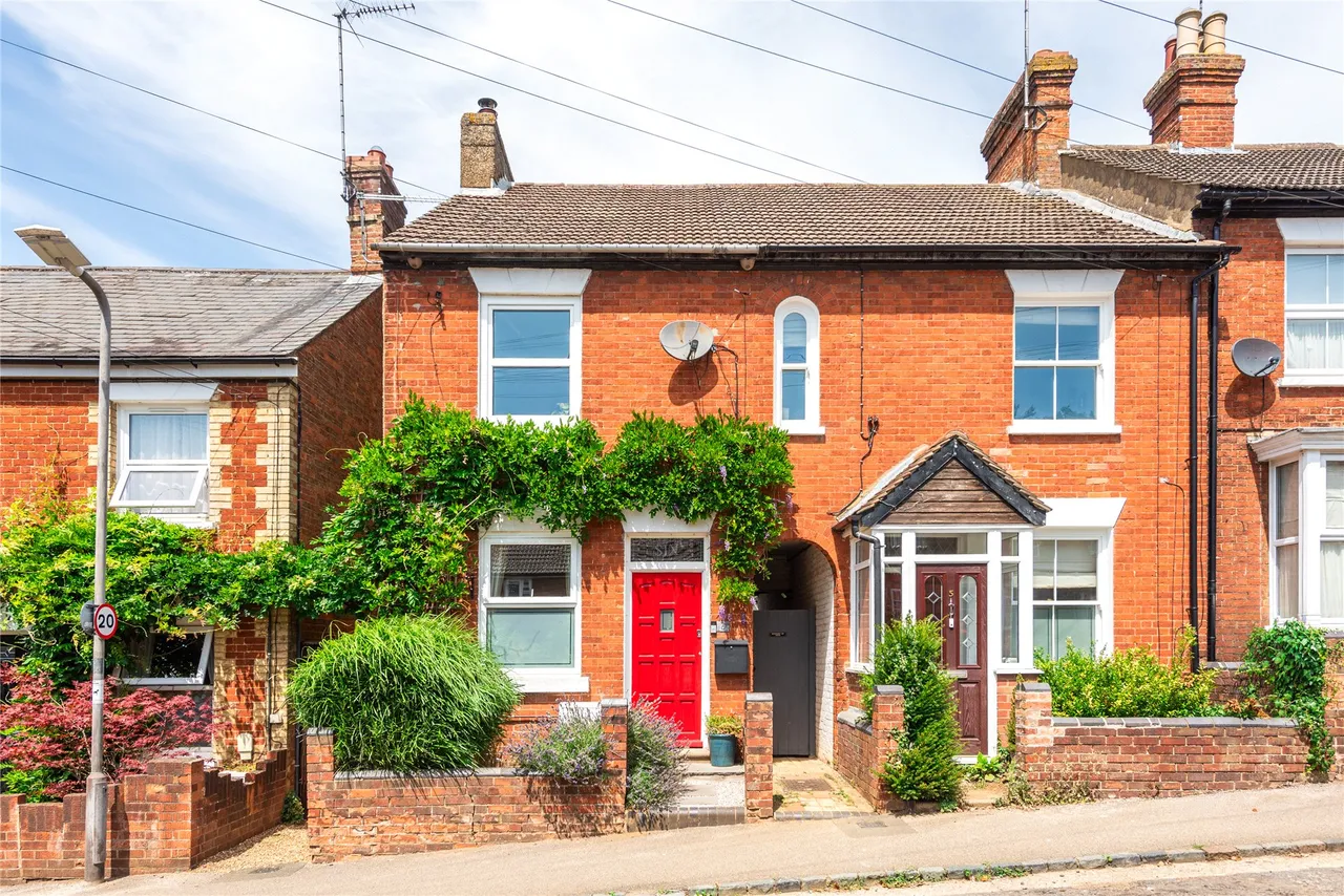 2 bed house for sale, Chapel Street, Woburn Sands, MK17