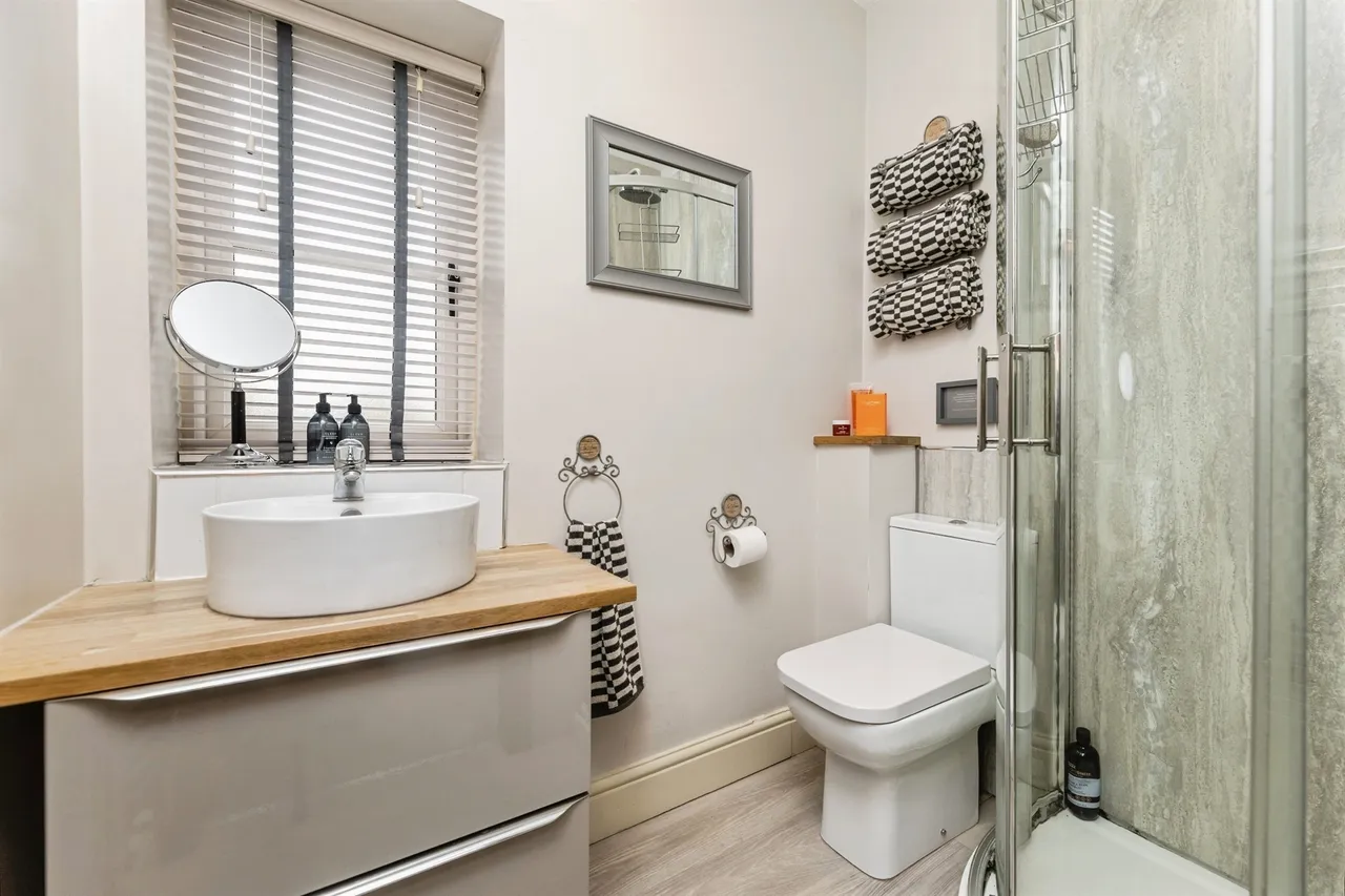 Orchard Court, Badsworth, WF9, photo 8