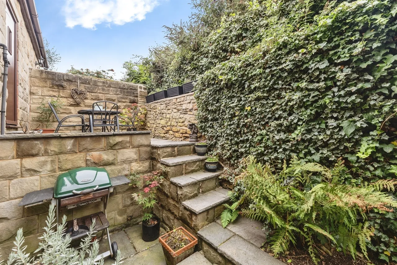 Orchard Court, Badsworth, WF9, photo 12