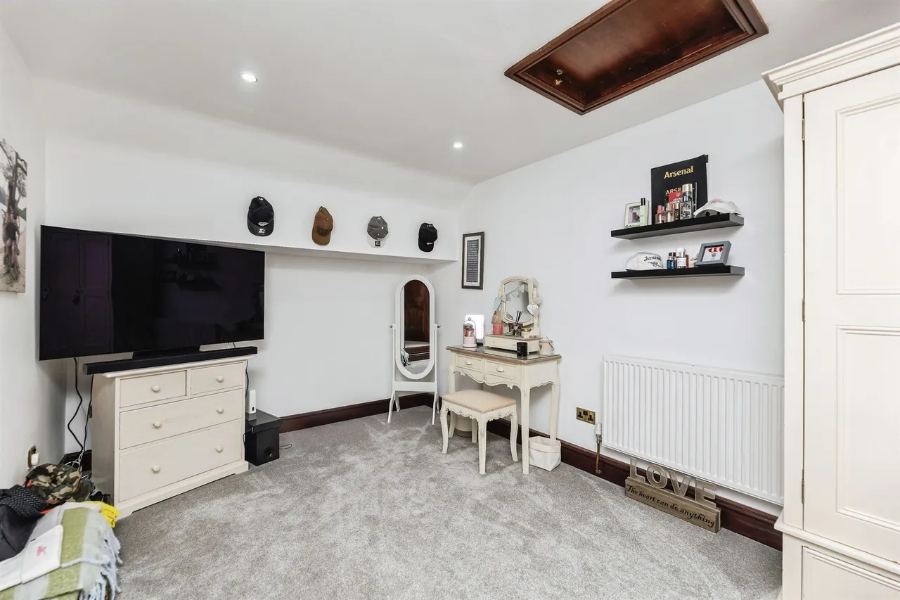 Orchard Court, Badsworth, WF9, photo 5