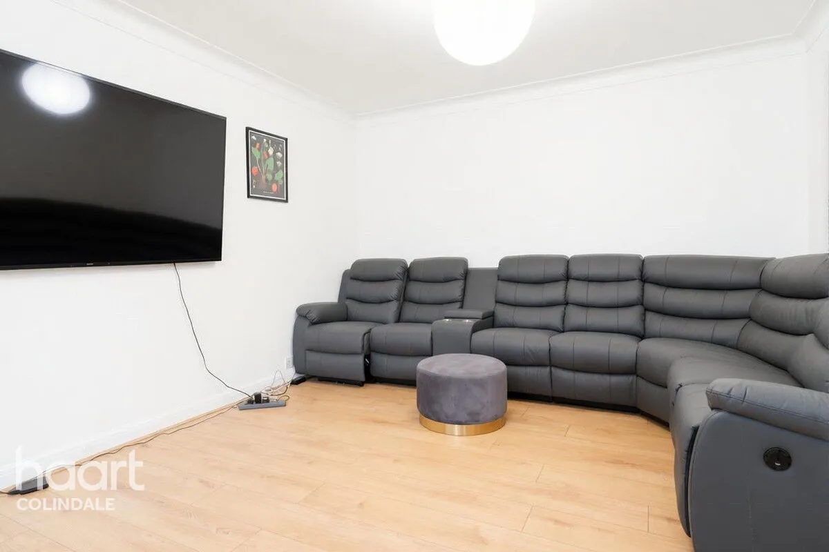 Kenilworth Road, Edgware, HA8, photo 3