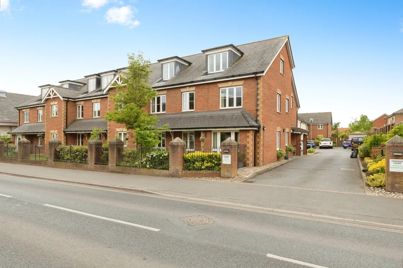 1 bed flat for sale — Queens Road, Attleborough, Norfolk, NR17