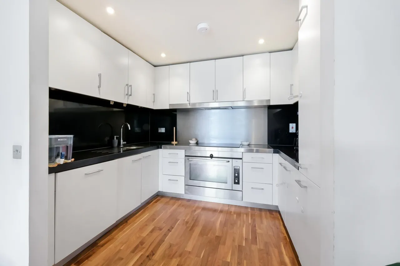 Fairmont Avenue, E14, photo 4