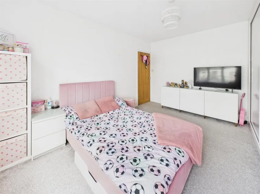 Naas Lane, Quedgeley, photo 24