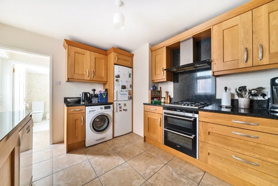 Izane Road, Kent, DA6, photo 5