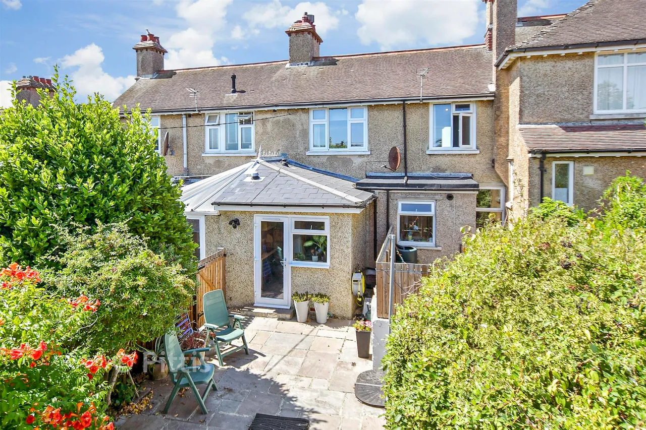 2 bed house for sale, Lanes End, Totland Bay, PO39