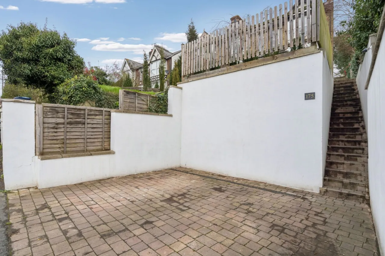 London Road, High Wycombe, HP11, photo 19