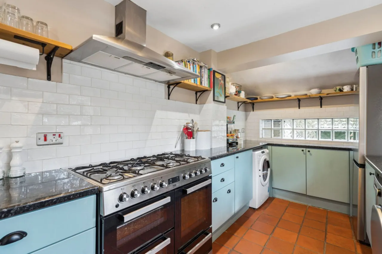 London Road, High Wycombe, HP11, photo 11
