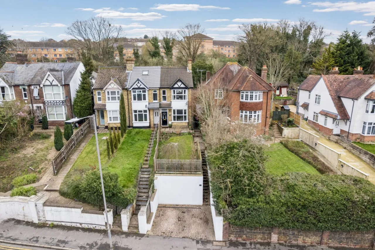 London Road, High Wycombe, HP11, photo 22