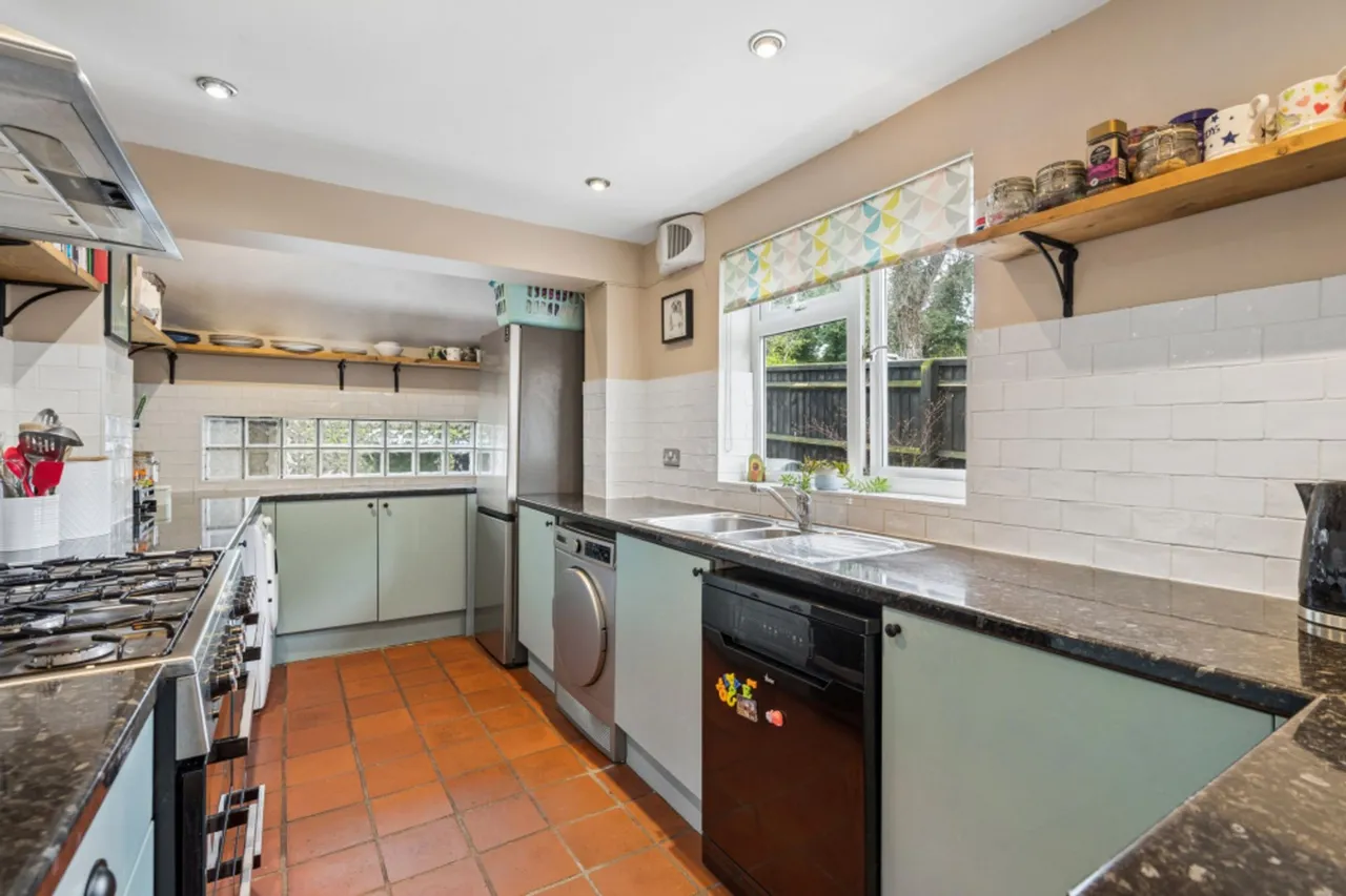 London Road, High Wycombe, HP11, photo 3