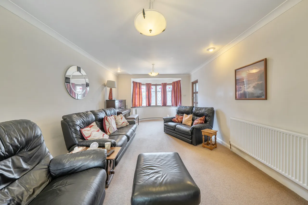 Bessingby Road, Ruislip, HA4, photo 2