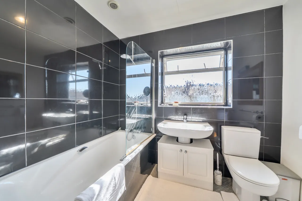 Bessingby Road, Ruislip, HA4, photo 10