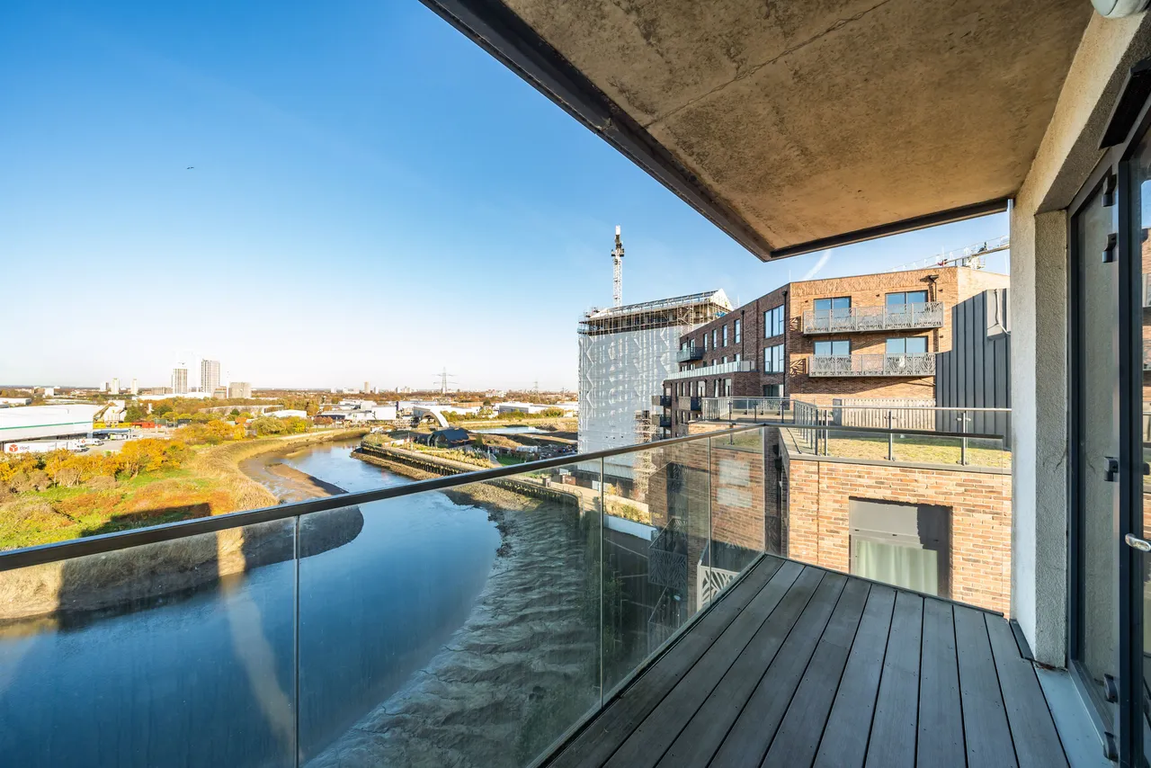 803 Salcombe Court, St. Ives Place, photo 9