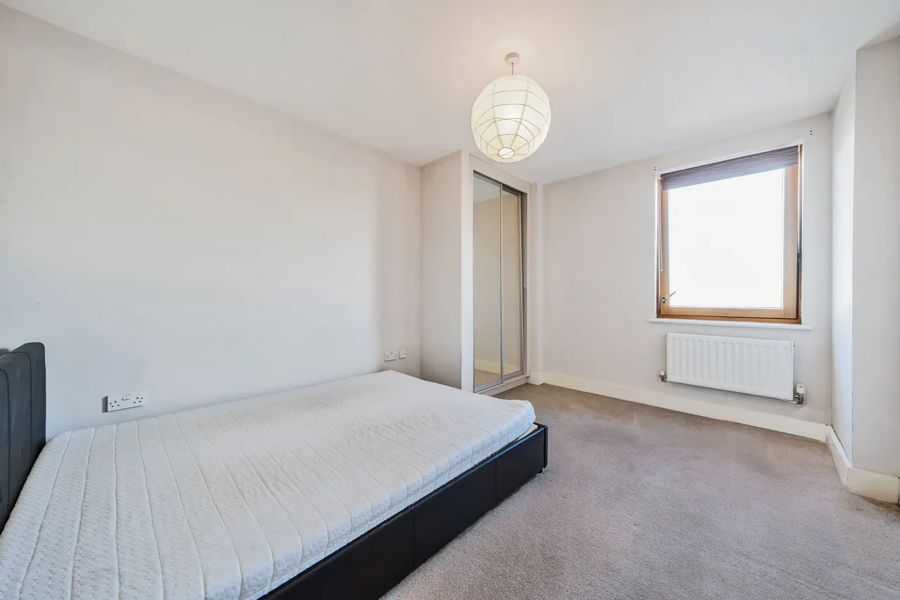 803 Salcombe Court, St. Ives Place, photo 4