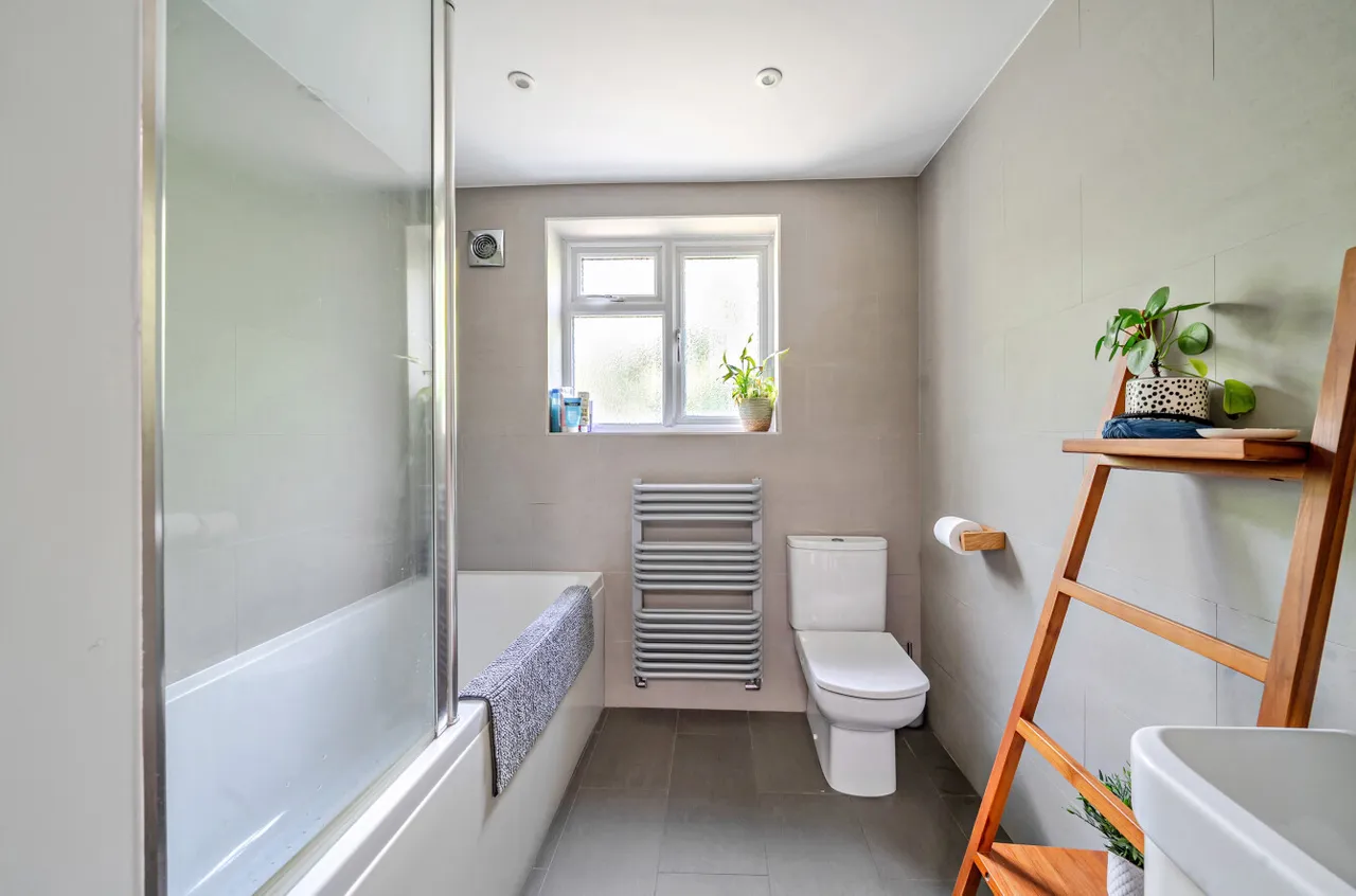 Old Acre Road, Alton, GU34, photo 6