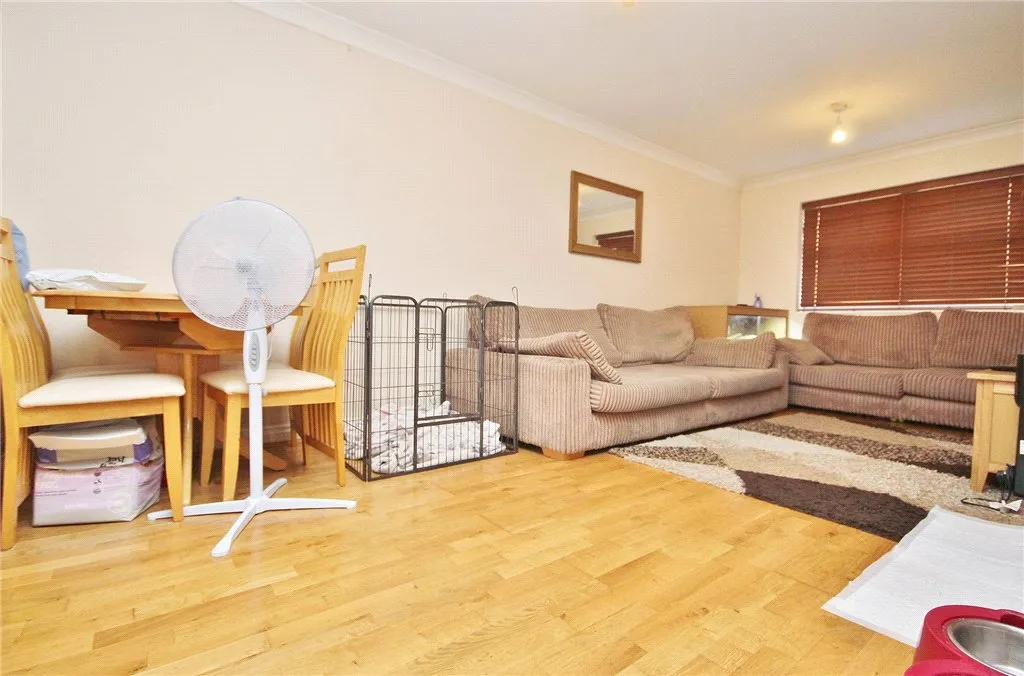 International Way, Sunbury, TW16, photo 6