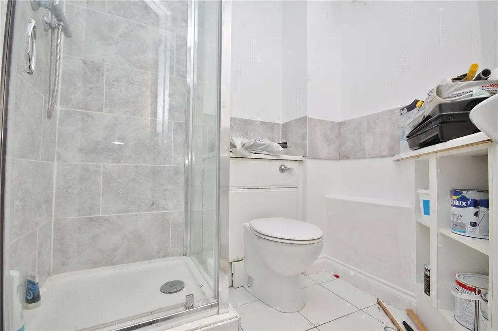 International Way, Sunbury, TW16, photo 9